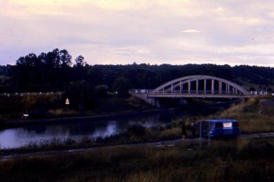 01 Tea-time by canal, France