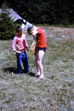 CM26 Two boys with kite