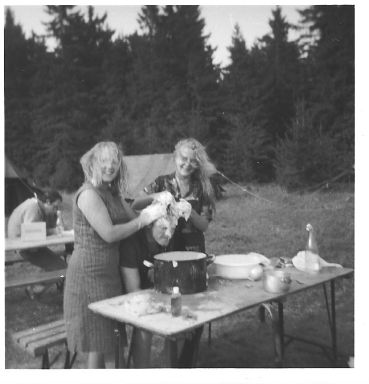 Victoria and Celia's hair-washing salon 1